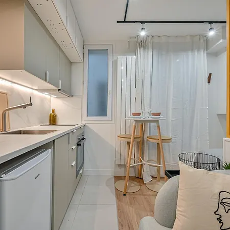 Studio Parisien Париж